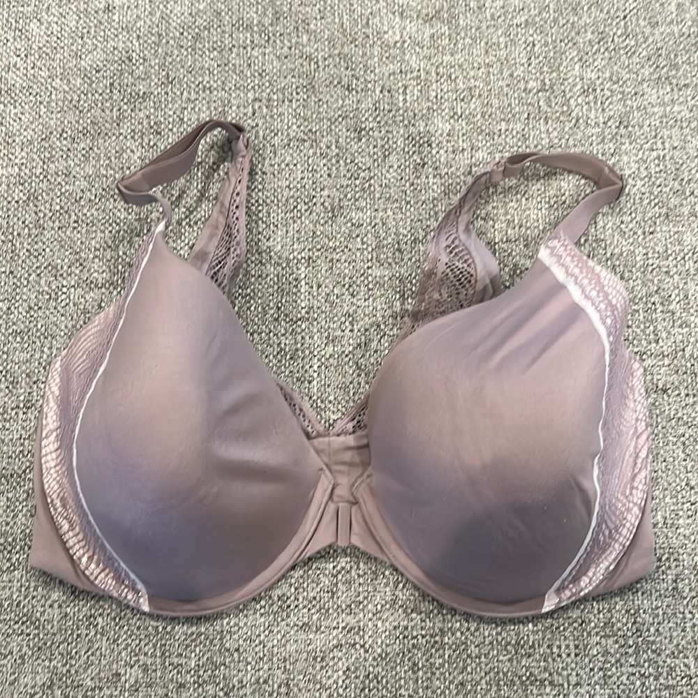 Victoria’s Secret Front Snap Bra Lavender 36DDD